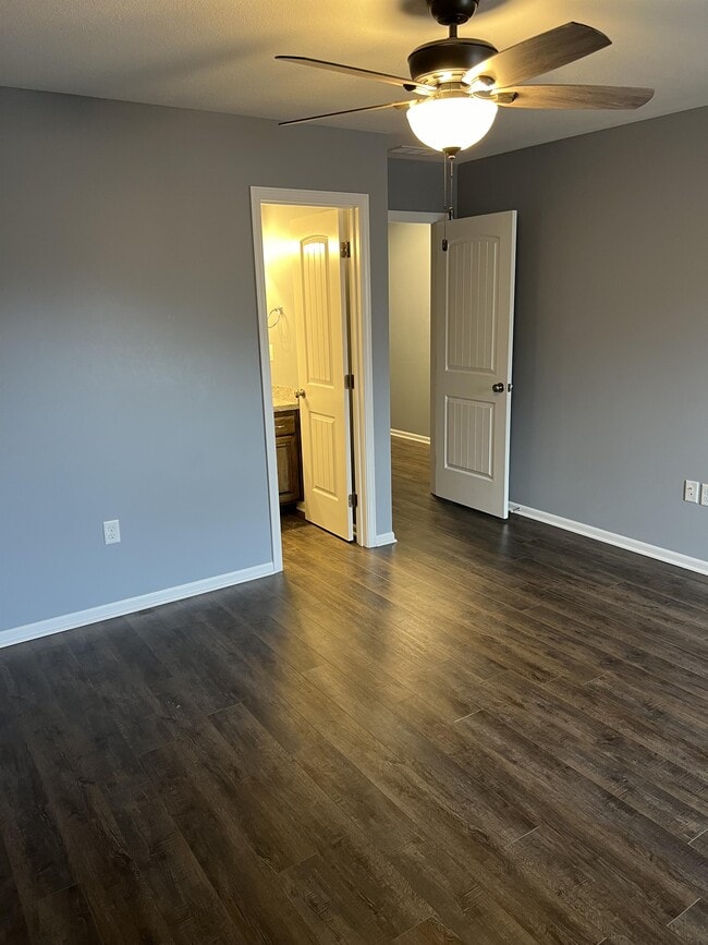 Building Photo - 891 W Gay St