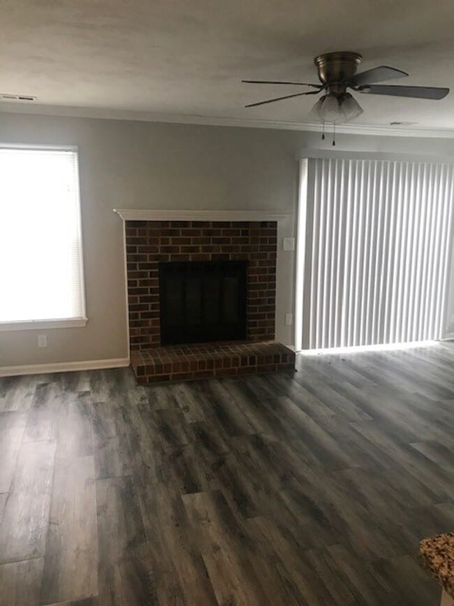 Building Photo - Lovely 2BR Townhouse in Glenwood