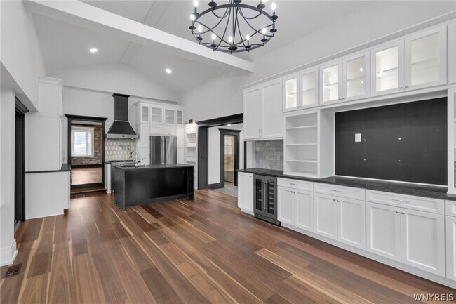 Building Photo - 9060 Main St