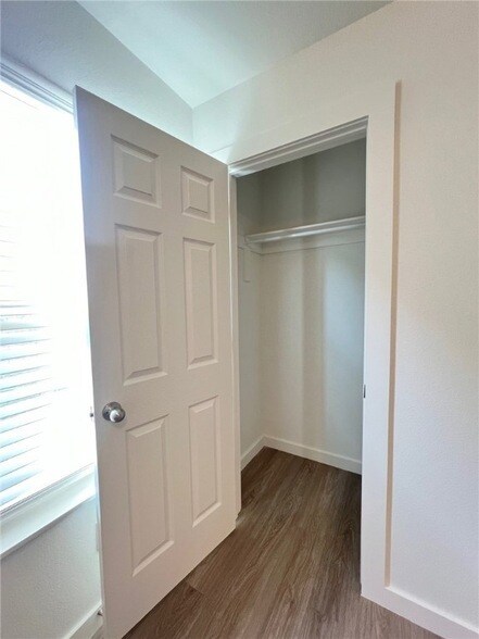 Building Photo - 6807 Toby St