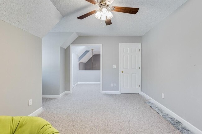 Building Photo - 329 Santee Dr
