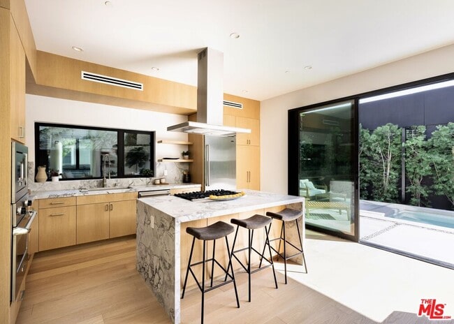 Building Photo - 9064 Harland Ave