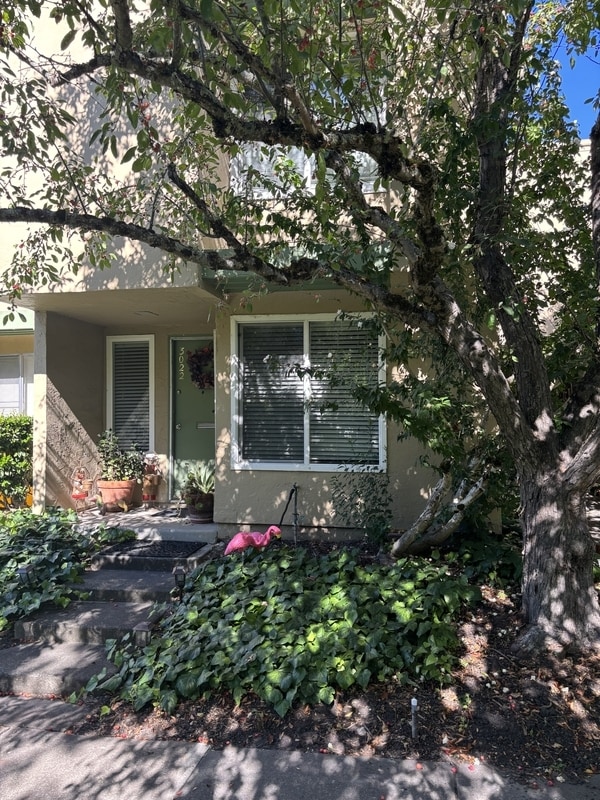 Building Photo - 3022 Yulupa Ave