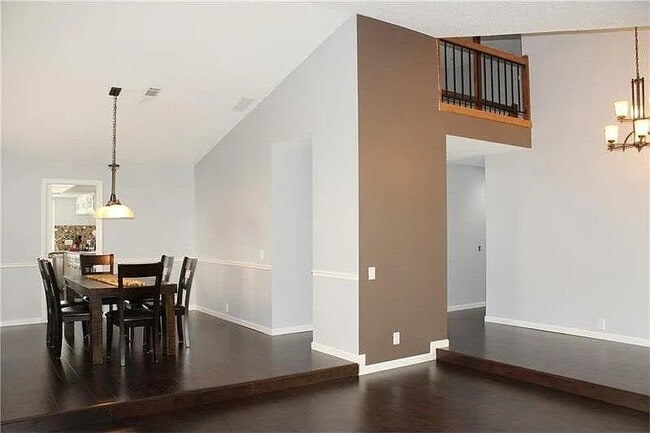 Building Photo - 1600 Old Hunters Trce