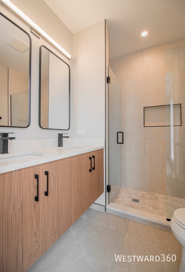 Building Photo - 2355 W Flournoy St