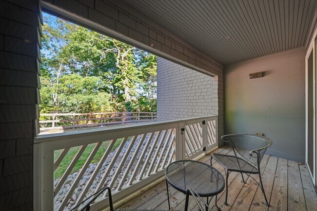 Building Photo - Resort Style Living - KINGSMILL (Graves Ordinary)
