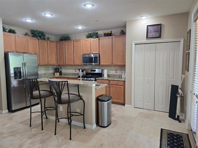 Building Photo - 3005 Bayshore Pointe Dr