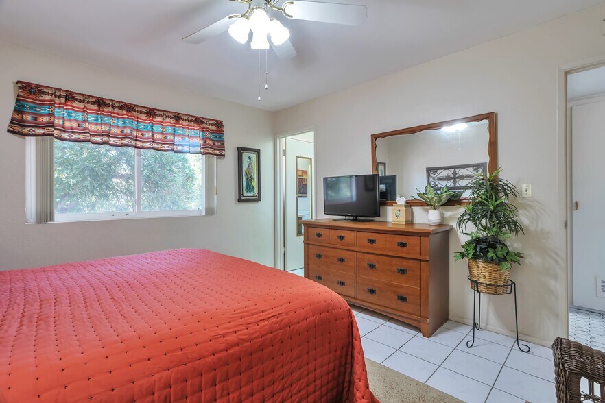 Building Photo - 10113 W Pebble Beach Dr