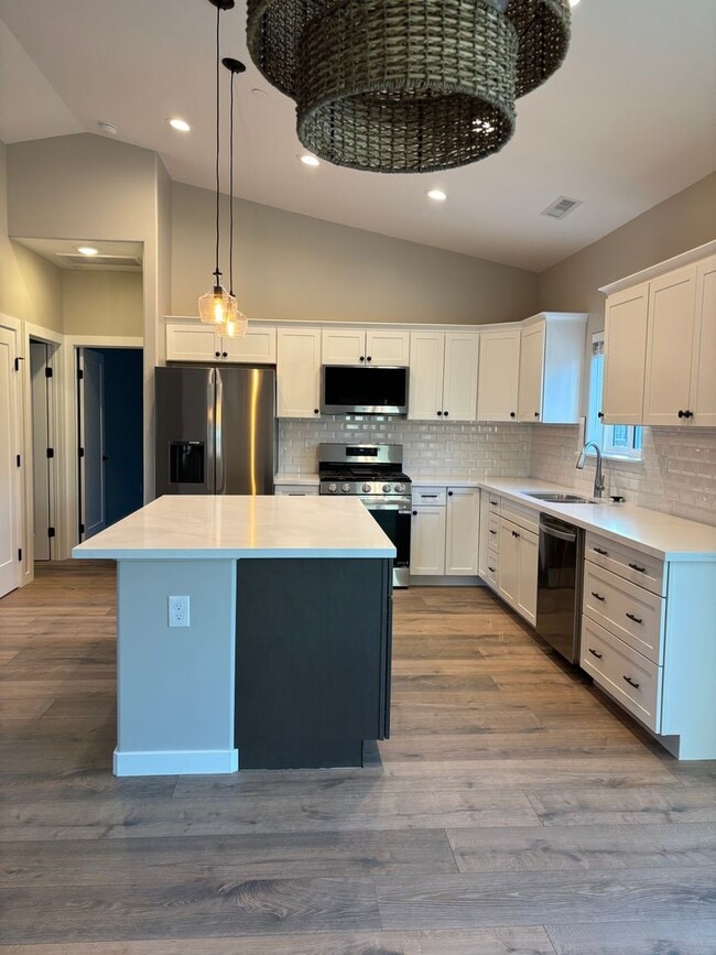 Building Photo - Brand New Semi-Custom Prescott Home!