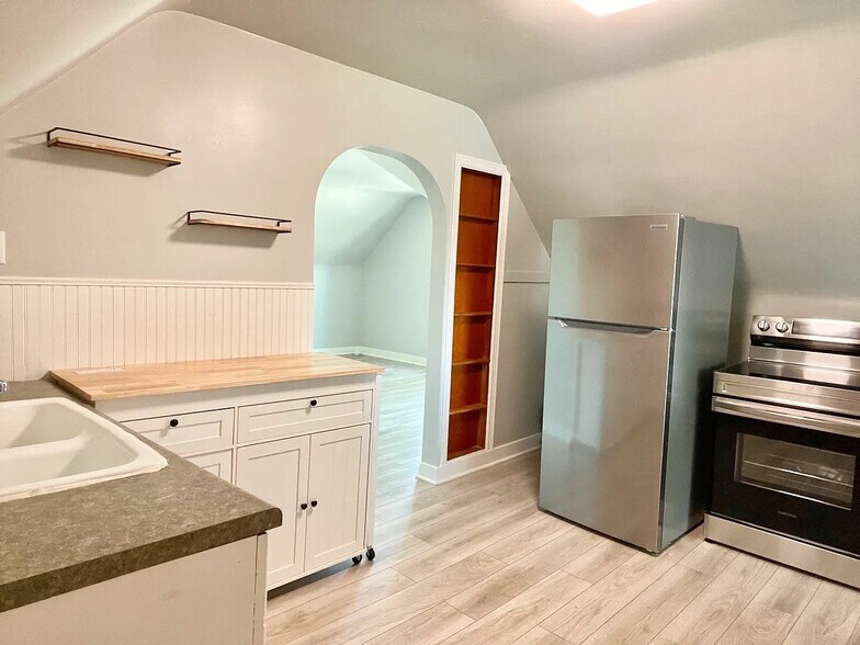 New appliances - 1403 Columbus Ave