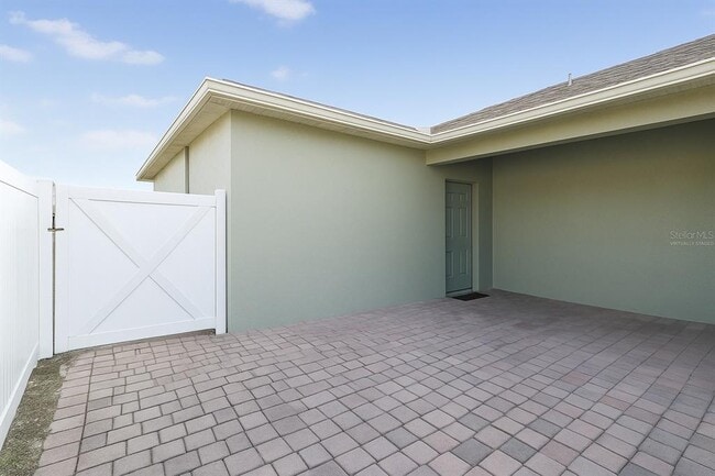 Building Photo - 15483 Ave Of The Arbors