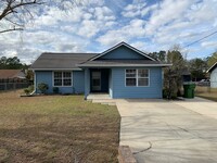 Building Photo - House for Rent