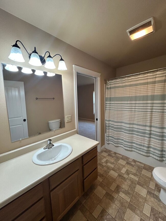 Building Photo - Columbia Falls 3 Bedroom Townhome!