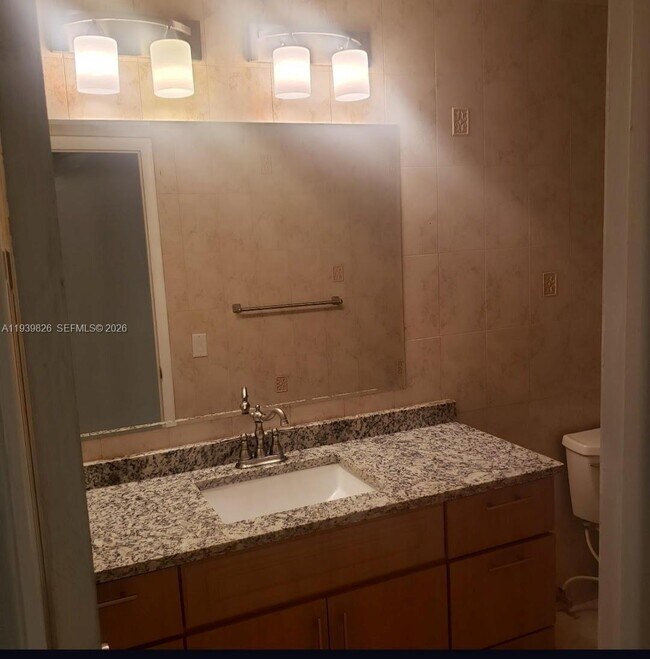 Building Photo - 6960 Miami Gardens Dr