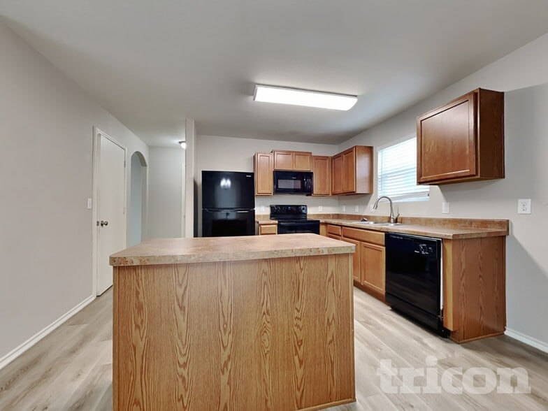 Building Photo - 2606 Harvest Creek