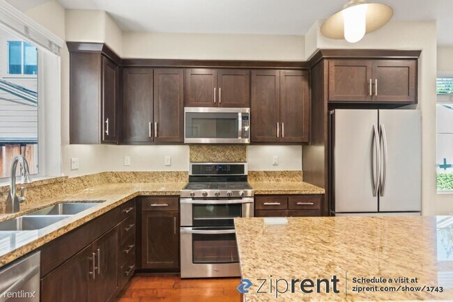 Building Photo - 4 br, 3 bath House - 8533 Preserve Ave, Ne...