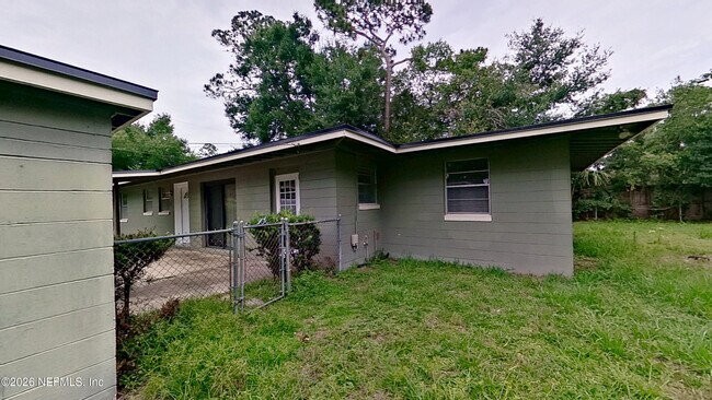 Building Photo - 7104 Waikiki Rd
