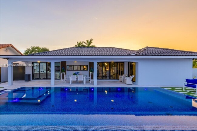 Building Photo - 3221 SW 140th Ave