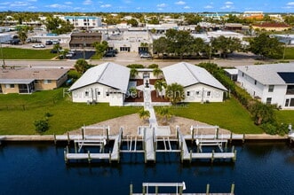 Building Photo - 1322 Miramar St