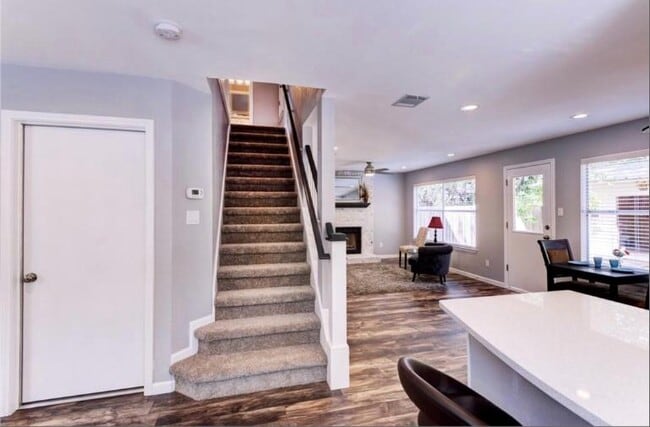 Building Photo - 1710 Palmetto Dr
