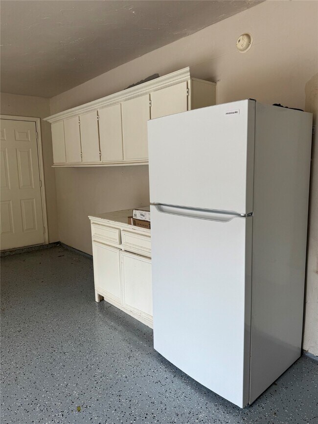 Building Photo - 3214 Long Shadows St