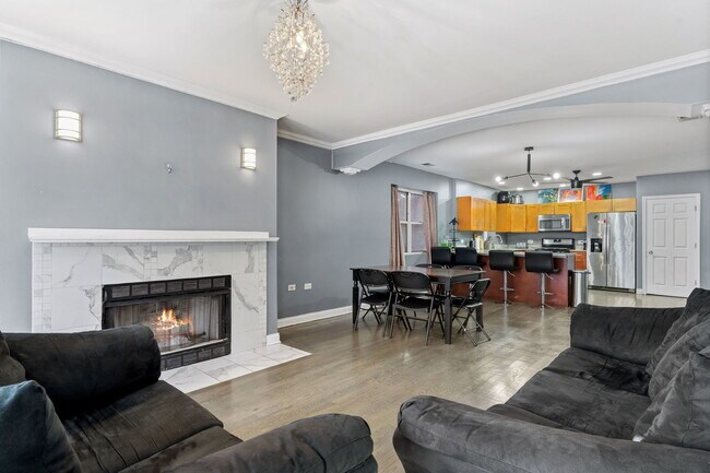 Building Photo - 4736 S Drexel Blvd