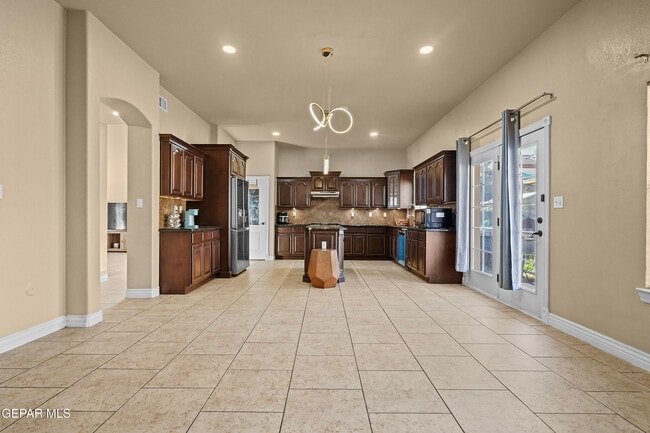 Building Photo - 11409 Pifas Nevarez Pl