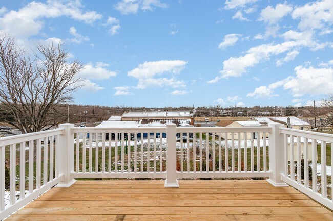 Building Photo - Brand new 3 Bedroom Townhouse