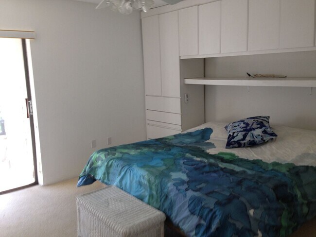 Building Photo - 1555 Tarpon Center Dr