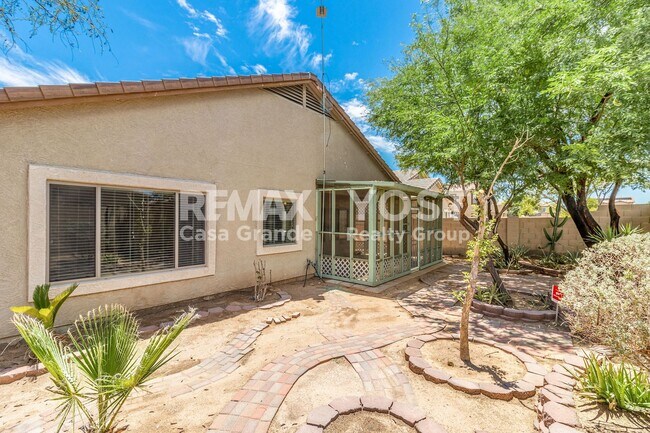 Building Photo - 254 W Seven Seas Dr