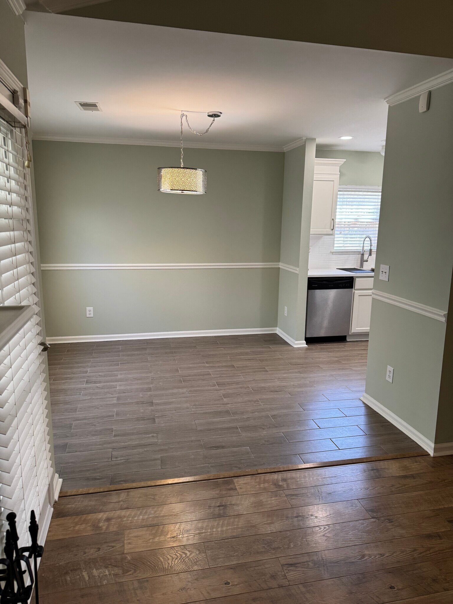 Building Photo - 102 Bill Park Dr