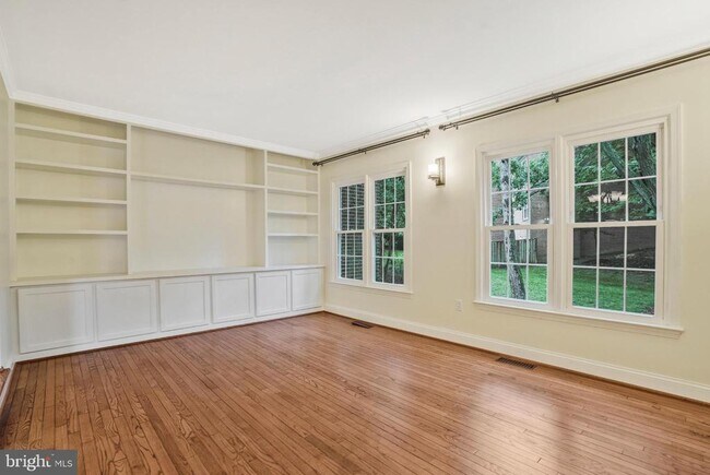 Building Photo - 14 S Manchester St