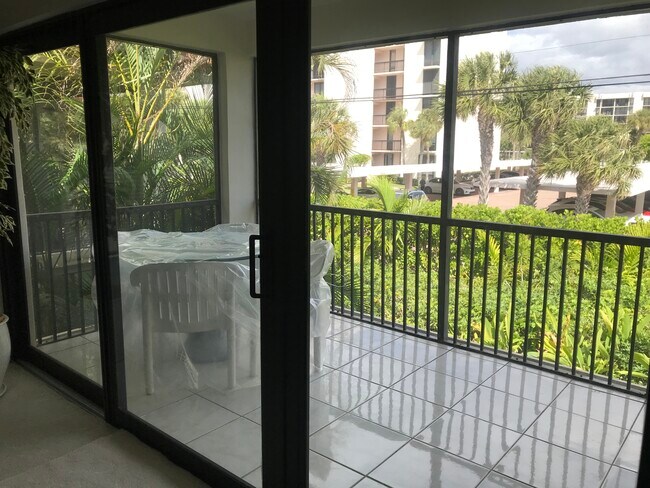 Patio - 935 Sweetwater Ln