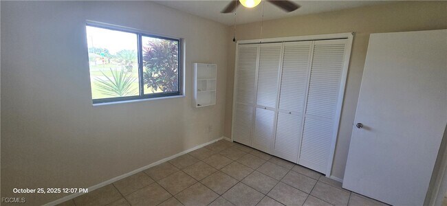 Building Photo - 1302 NE 9th St