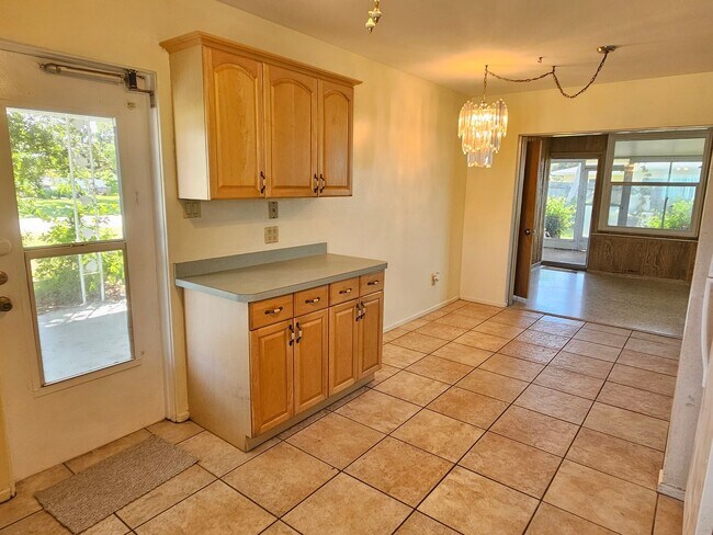 Building Photo - 264 Glen Oak Rd