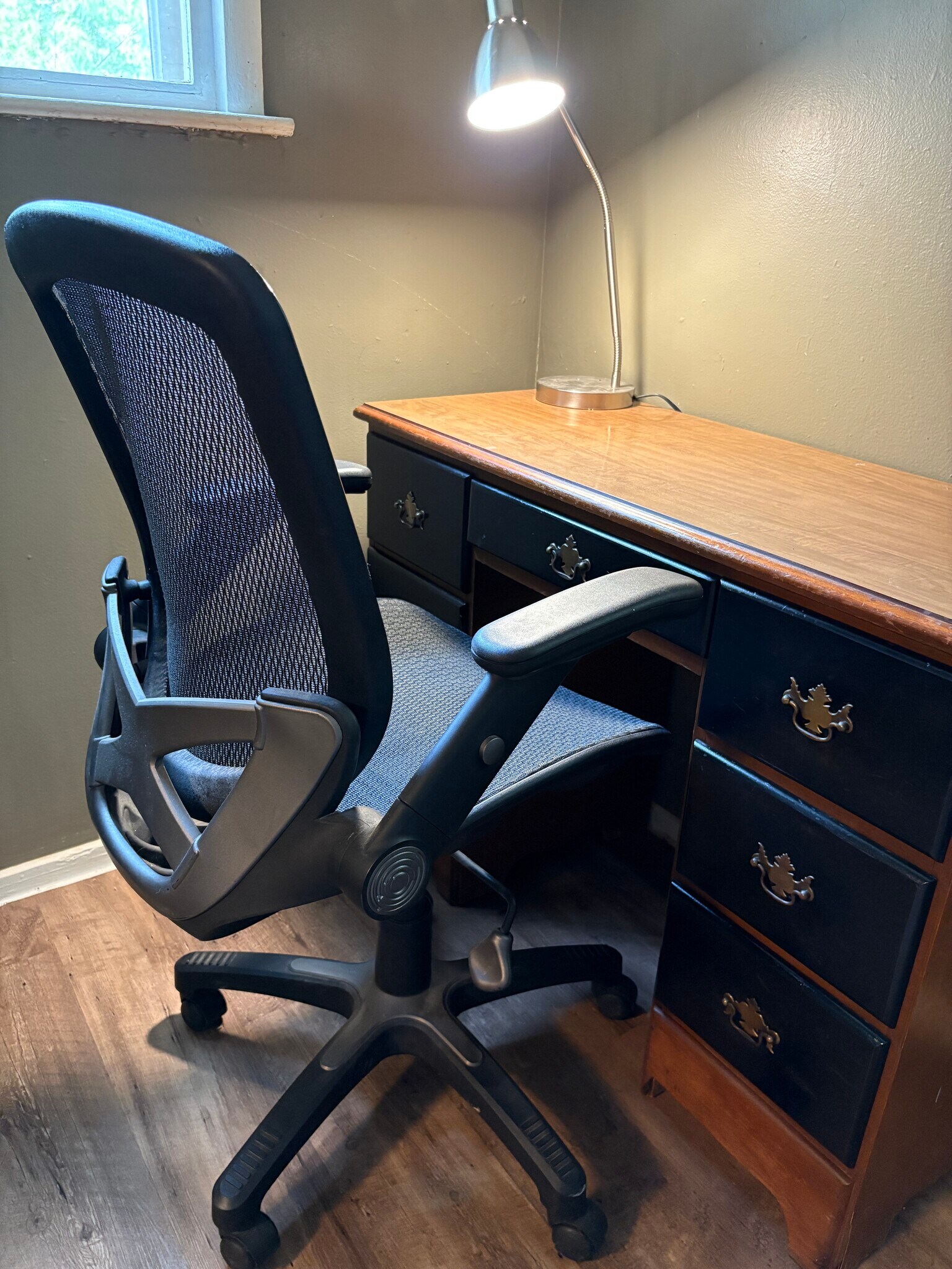 office - 352 Buckingham St