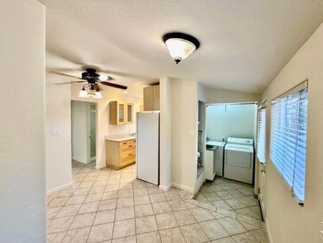 Building Photo - 326 Chamberlain Ave