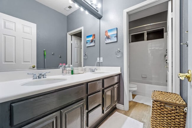 Building Photo - 1107 Shadowcrest Ln