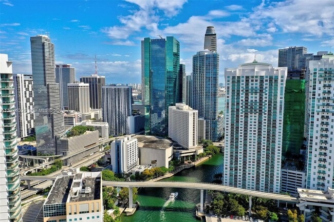 Building Photo - 350 S Miami Ave