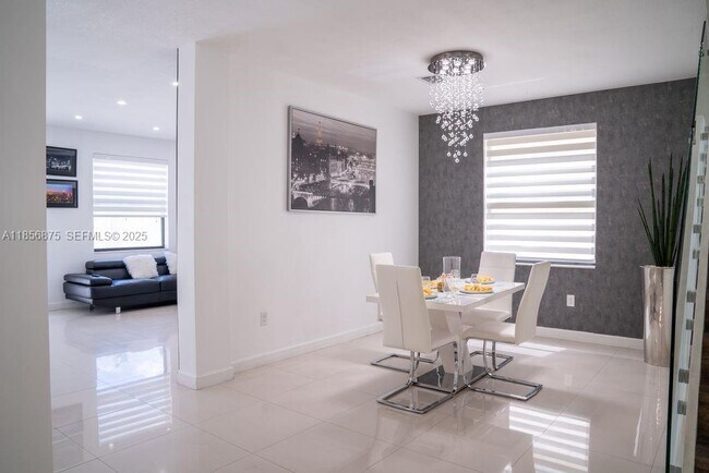 Building Photo - 3521 W 86th Terrace