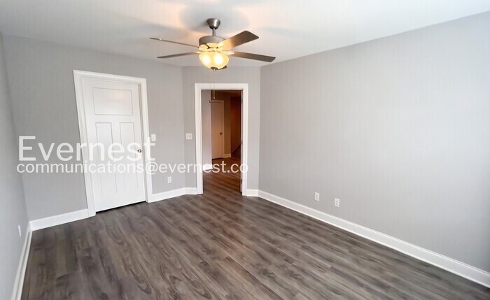 Building Photo - 5347 Roosevelt Rd