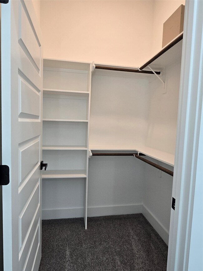 Building Photo - 9808 Pelsey St