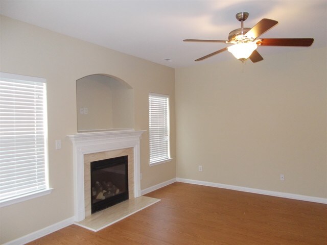 Building Photo - 10505 Meadow Crossing Ln
