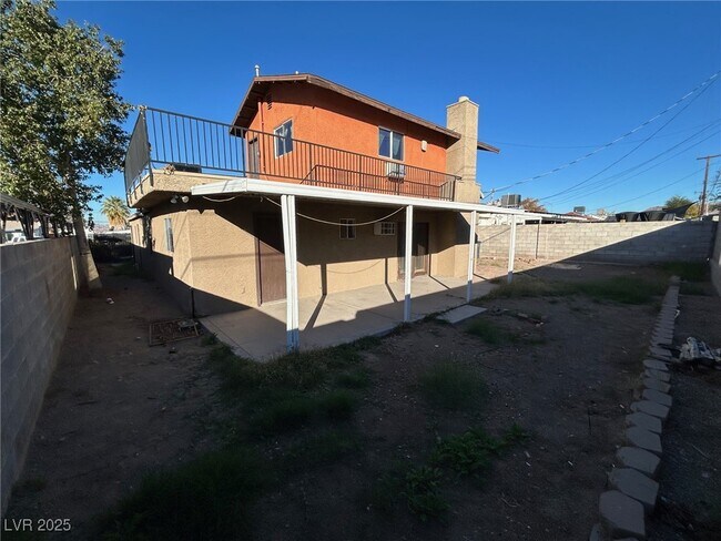 Building Photo - 113 Cedar St