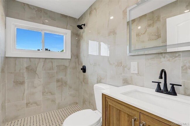 Building Photo - 12 Woodcock Ln