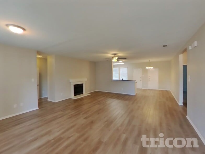 Building Photo - 207 Moonlight Dr