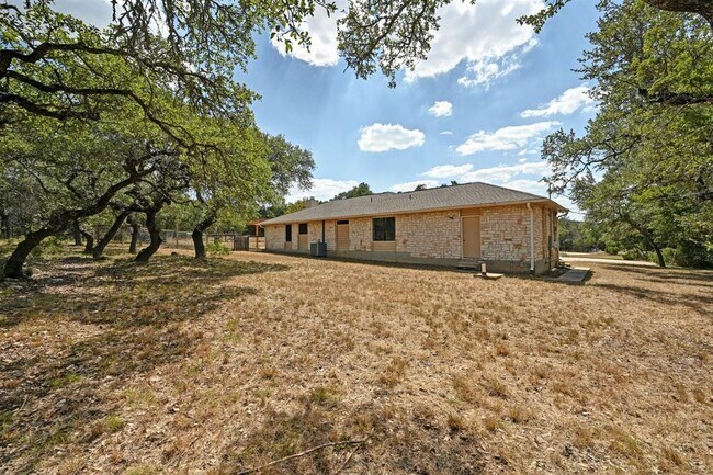 Building Photo - 1045 Hidden Hills Dr