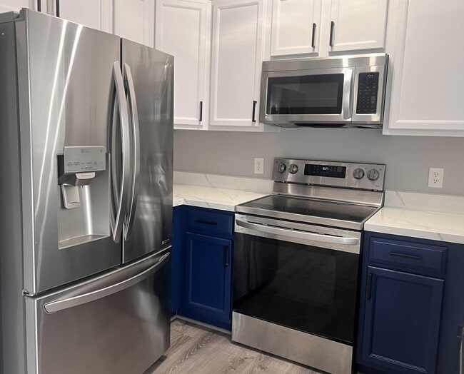 Building Photo - 44725 Ellery Ln