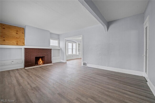 Building Photo - 3455 E 121st St