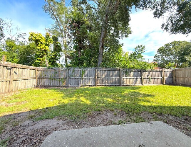 Building Photo - 3/2 Home with a 1-Car Garage in Apopka
